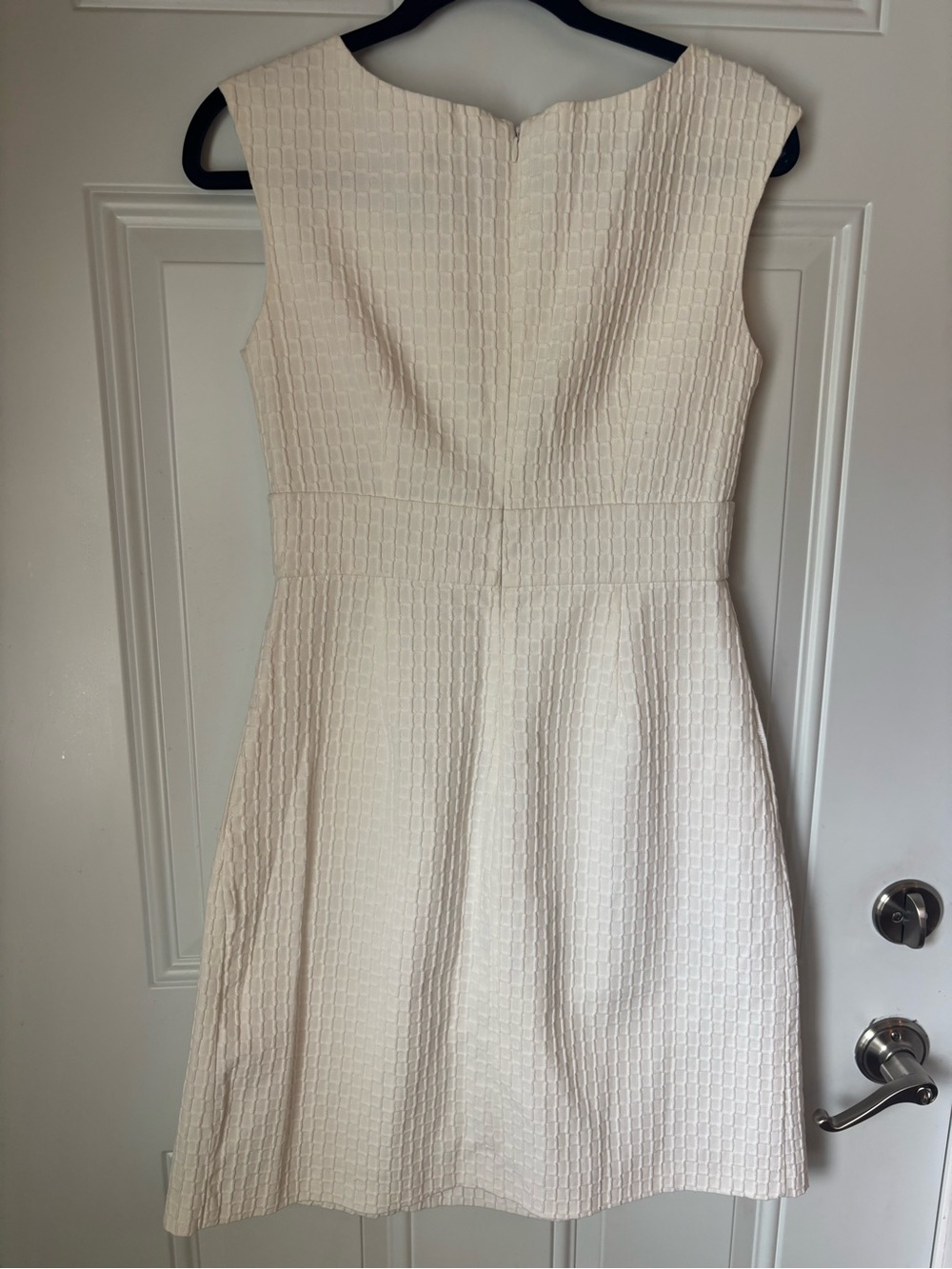 Studio I Cream Textured Sleeveless Midi Dress with Gold Chain - Picture 6 of 7